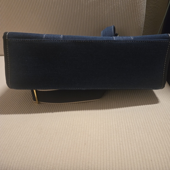 Stylish Navy Denim Tote Bag - Picture 4 of 4